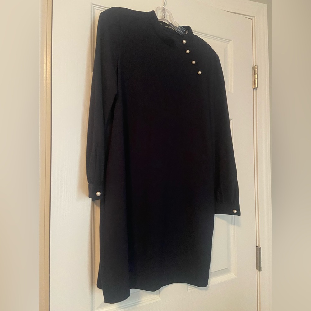 NWOT Zara Navy Dress with pearls (button) has pockets and is a Size Medium
